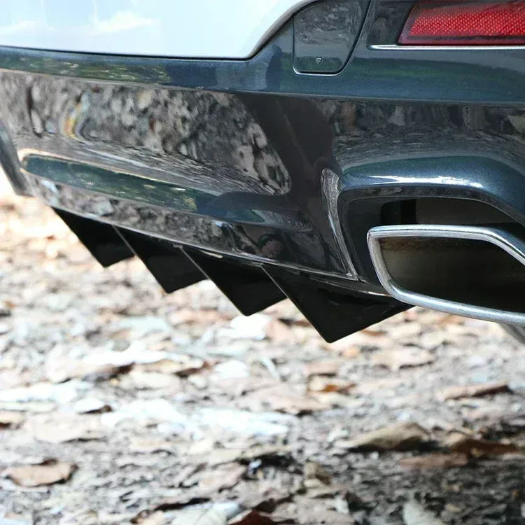 Universal Black/Carbon Fiber Shark Fin Rear Bumper Diffuser for Cars 4pcs - Carbon fiber β photo 5
